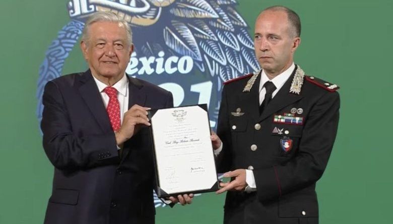 Carabinero Italiano Que Recuper Piezas Arqueol Gicas De M Xico Recibe