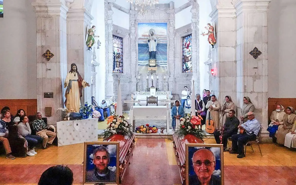 Cuerpos De Sacerdotes Jesuitas Regresan A Parroquia De Cerocahui Donde