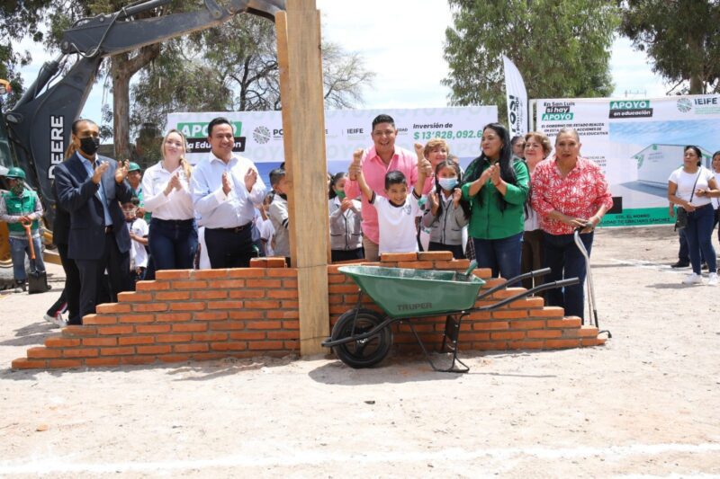 Ricardo Gallardo lleva más obras educativas a Soledad El Portal SLP