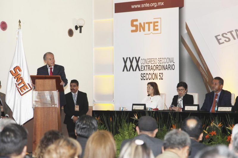 Gobernador reafirma su compromiso y respeto con la educación JMCL XXX Congreso SNTE 070319 (1)