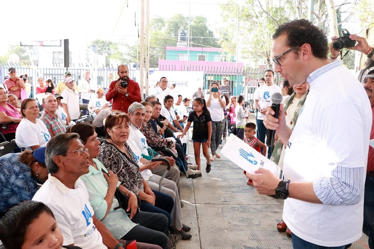 Entrega Alcalde más de 230 apoyos sociales en el Saucito 12PROGRAMA SON DE PAZ 3