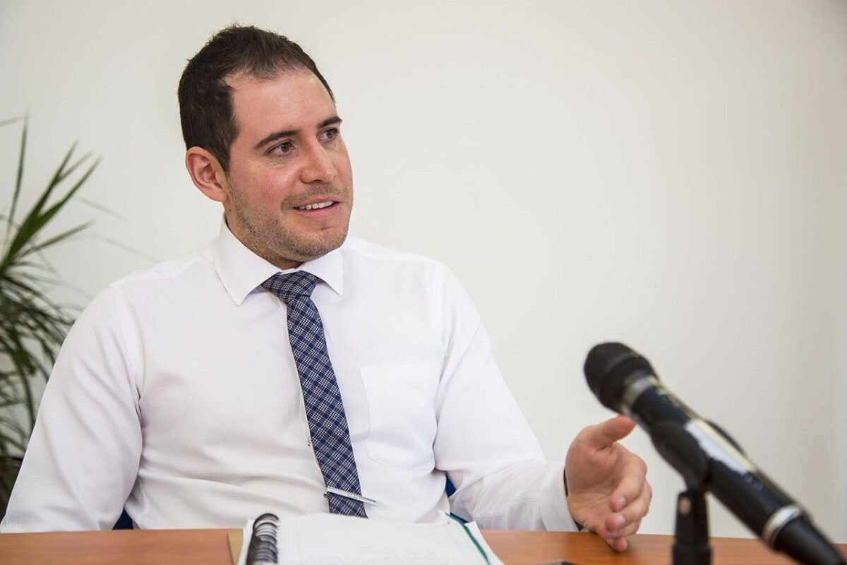 Estudiantes ganan en conocimientos y competencias al participar del Verano de la Ciencia de la UASLP 2_ENTREVISTAPABLOZERMEÑOUGALDEUASL0403