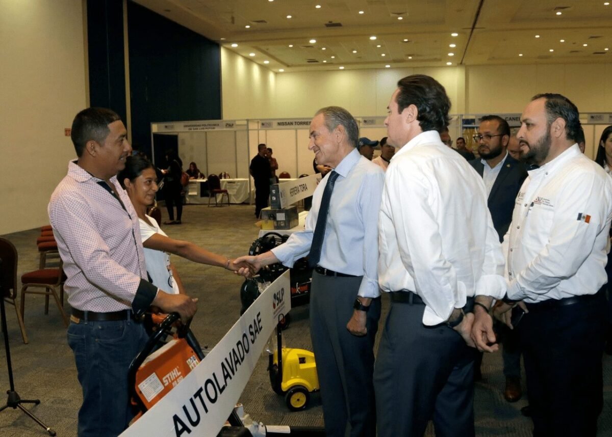 Ofertan 1 mil 100 vacantes en Feria del Trabajo para jóvenes 29 gobernador