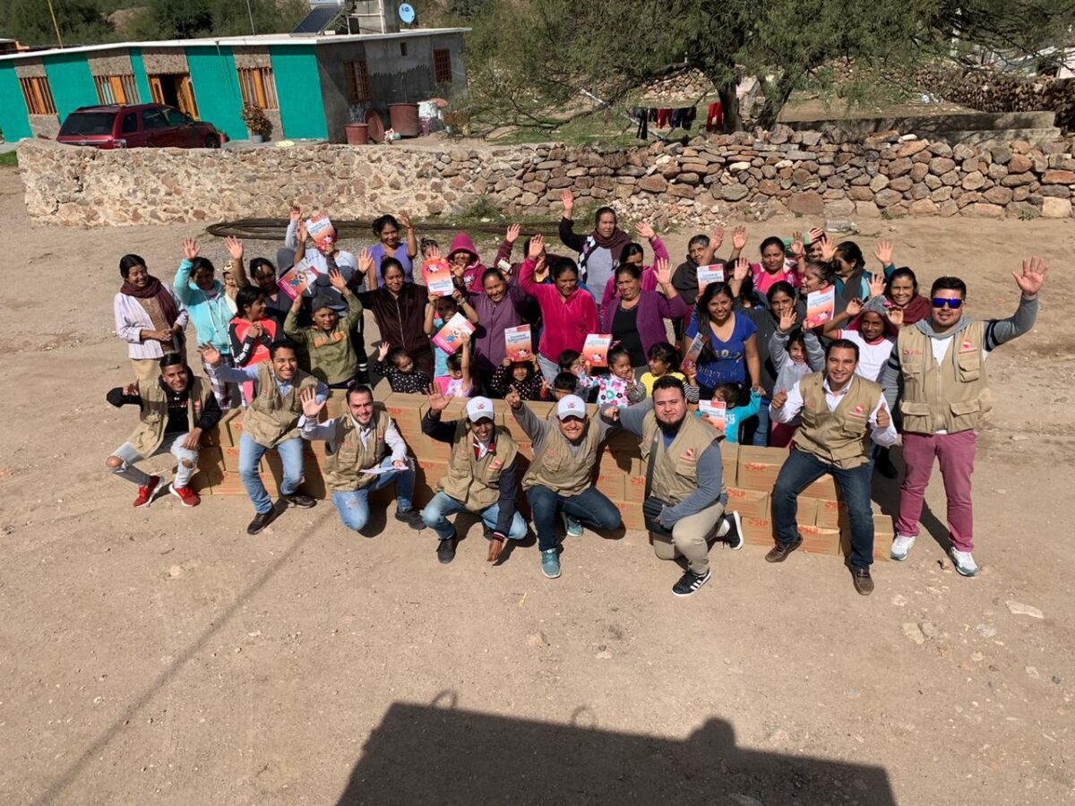 19Entrega de apoyos alimentarios (2)