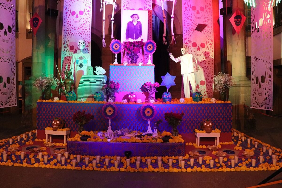 Dedica Gobierno Municipal Altar de Muertos a Francisco Toledo 1ALTAR DE MUERTOS PALACIO 4