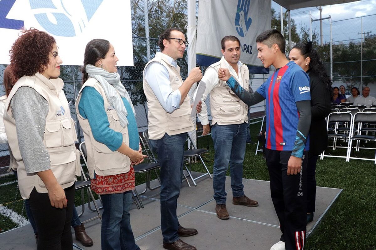 20ENTREGA DE APOYOS SON DE PAZ 2