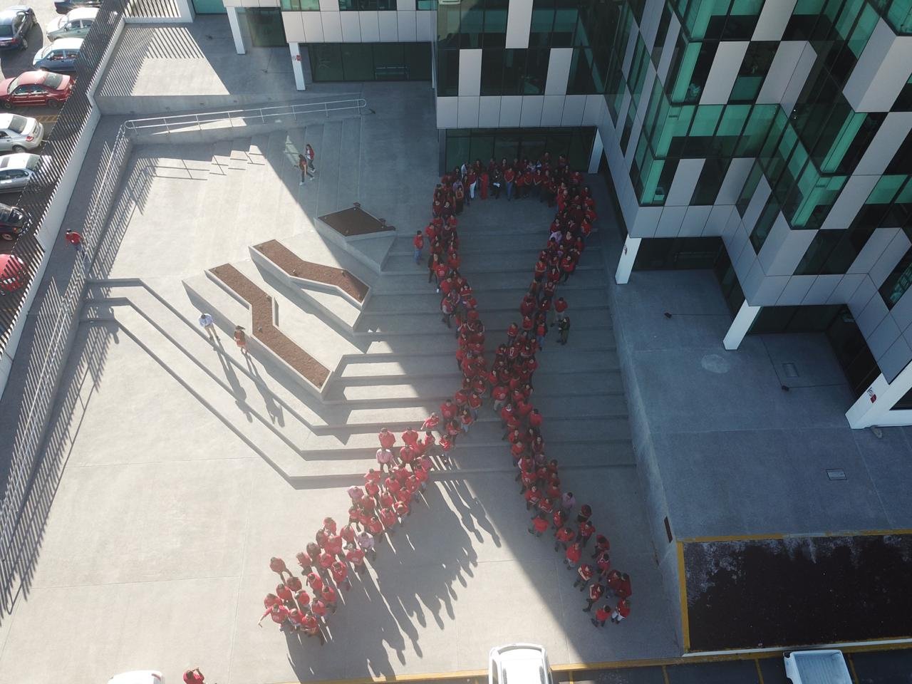 Invita Secretaría de Salud a realizarse la prueba rápida de VIH 22moño rojo