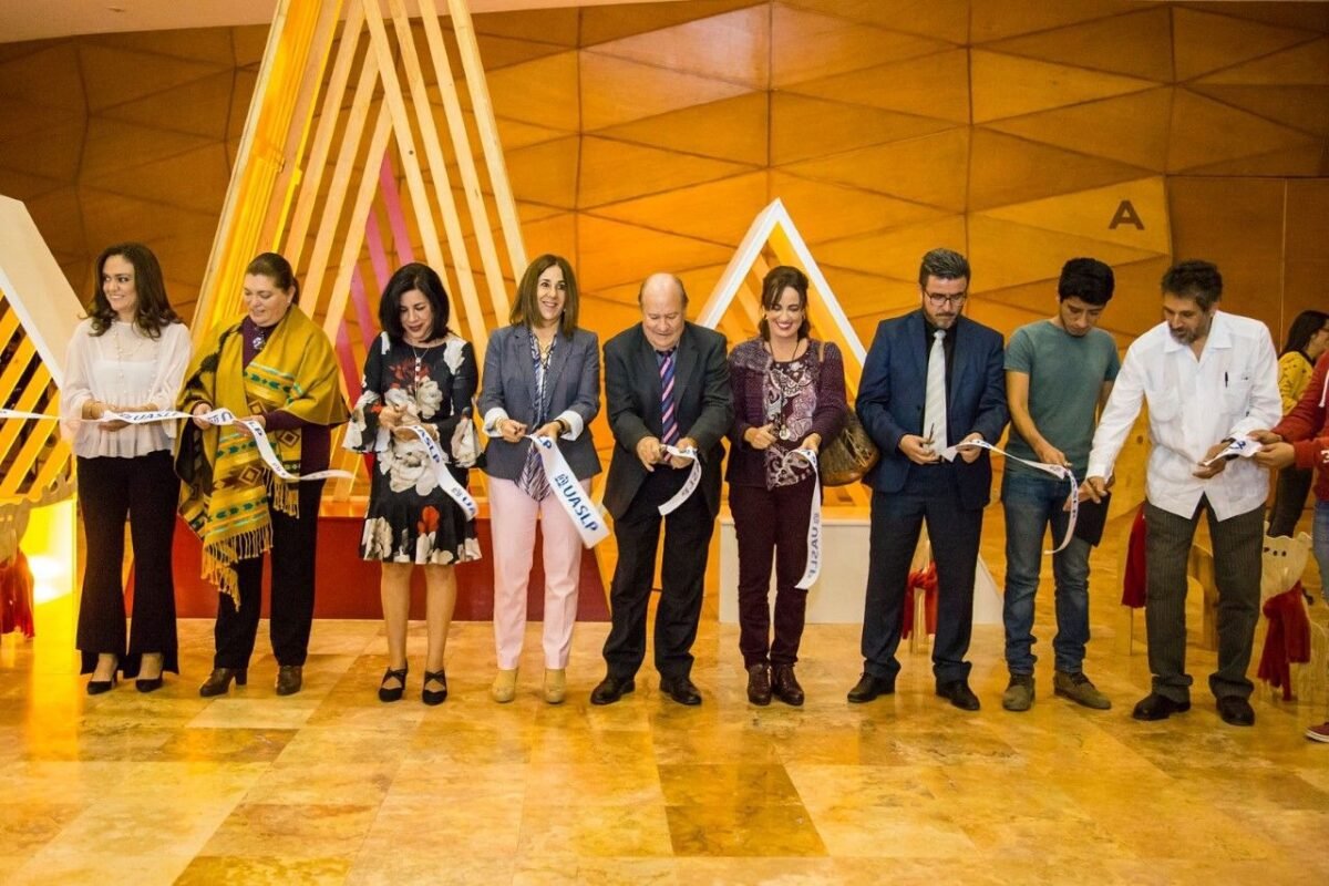 26_INAUGURACIONUNIBAZARUASL0678(2)