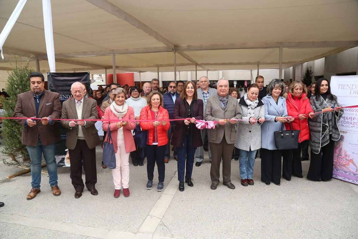 SEGE abrió sus puertas a la feria de artesanías de la Tienda del Dif 12DIF Feria 121219 (1)