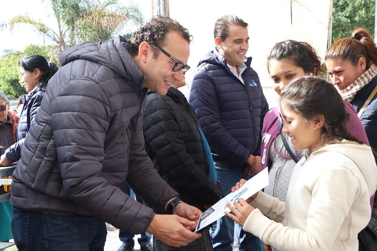 EN SON DE PAZ ENTREGA DE 20 MIL APOYOS 2