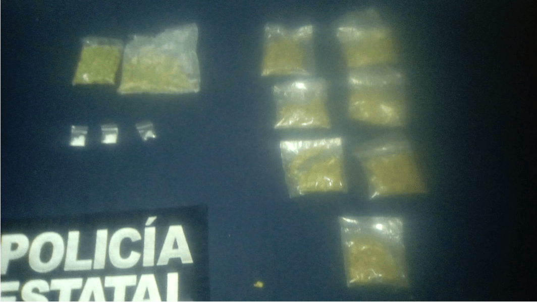 01 80 DOSIS DE DROGA Y UNA BOLSA CON MARIHUANA, FUERON ASEGURADAS POR FME_ HAY CUATRO DETENIDOS 2