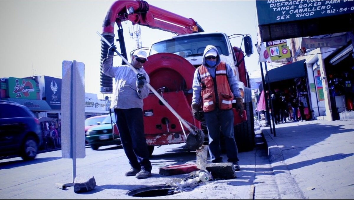 Interapas desazolva drenaje en callejón de la Luz 21 interapas-1