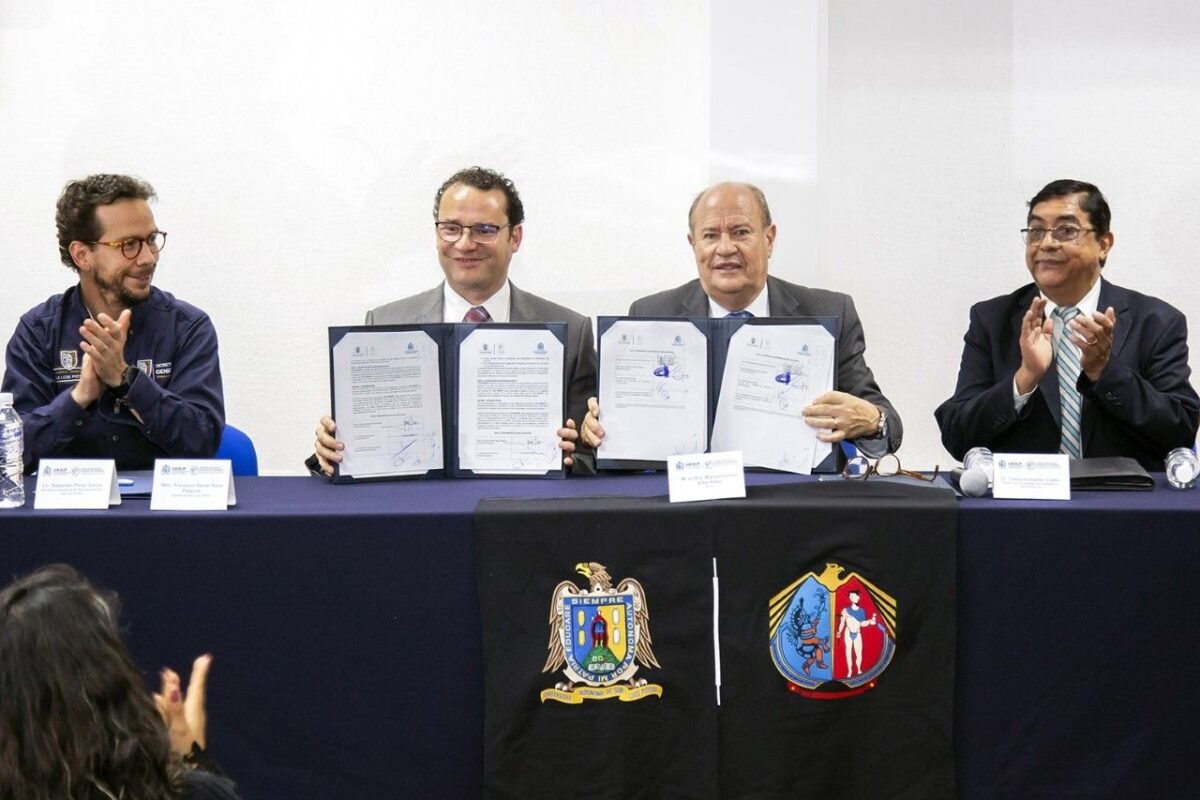 UASLP y Ayuntamiento de la capital acuerdan convenio para la capacitación en posgrado de los servidores públicos 11FIRMADECONVENIOUASLPAYUNTAMIENTODESLP00UASL5104(2)