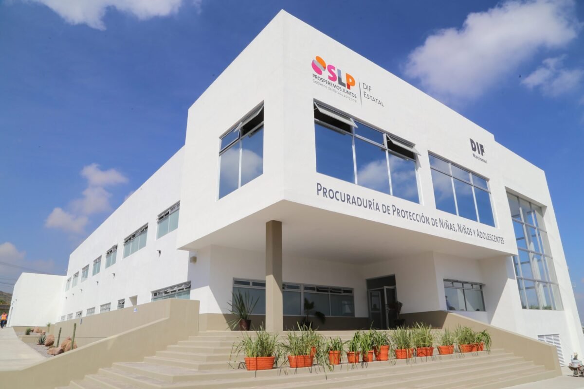 A través de la adopción, DIF estatal garantiza el derecho de niñas, niños y adolescentes a vivir en familia IMG_7561