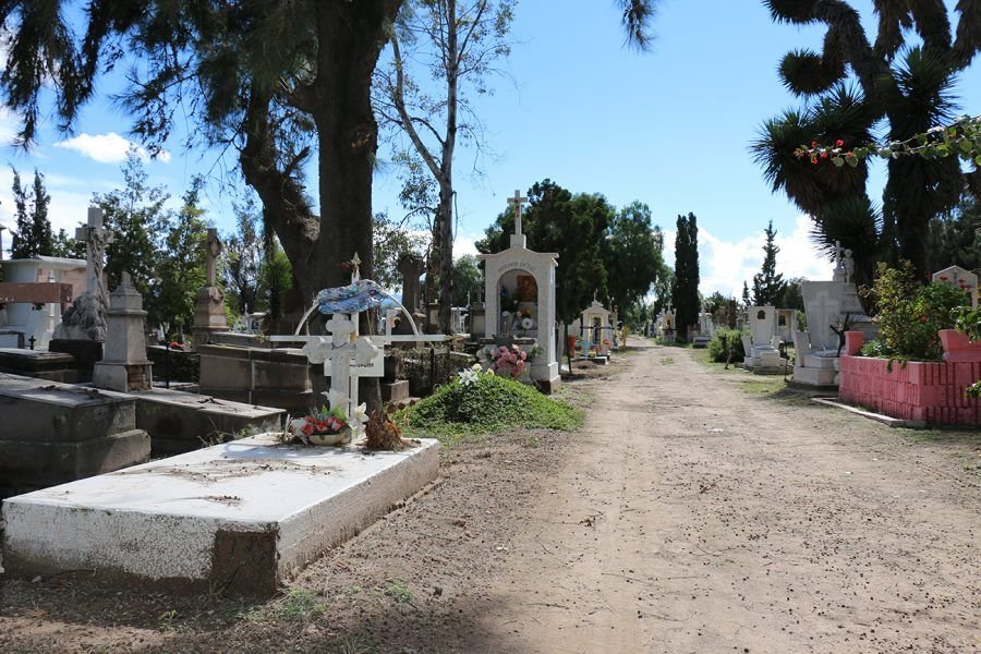 APERTURA DE PANTEONES 3