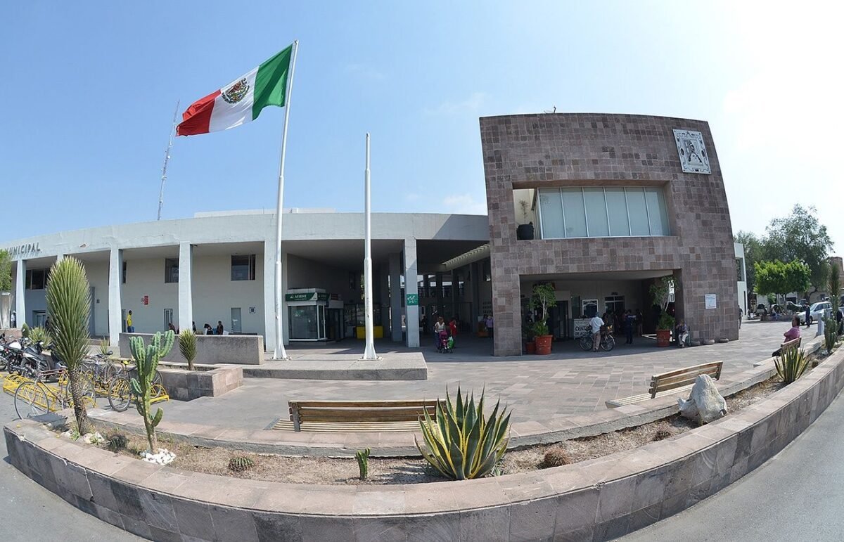 Ayuntamiento pone a disposición de los ciudadanos trámites más rápidos y fáciles 20CON ACCIONES Y CONVENIOS, AYUNTAMIENTO IMPULSA EL EMPRENDIMIENTO EN SLP 1