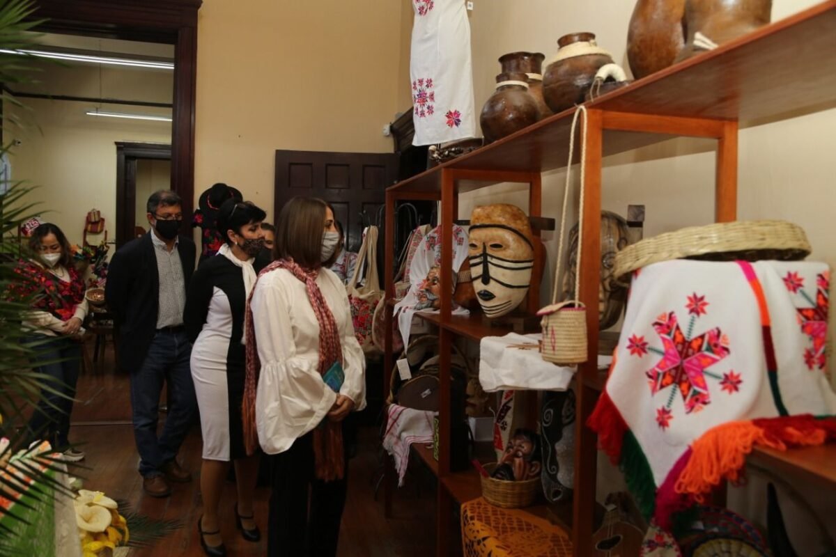 Siempre en apoyo al desarrollo comunitario de las familias de artesanas y artesanos: Dif Estatal 25IMG-20201009-WA0075 (1)