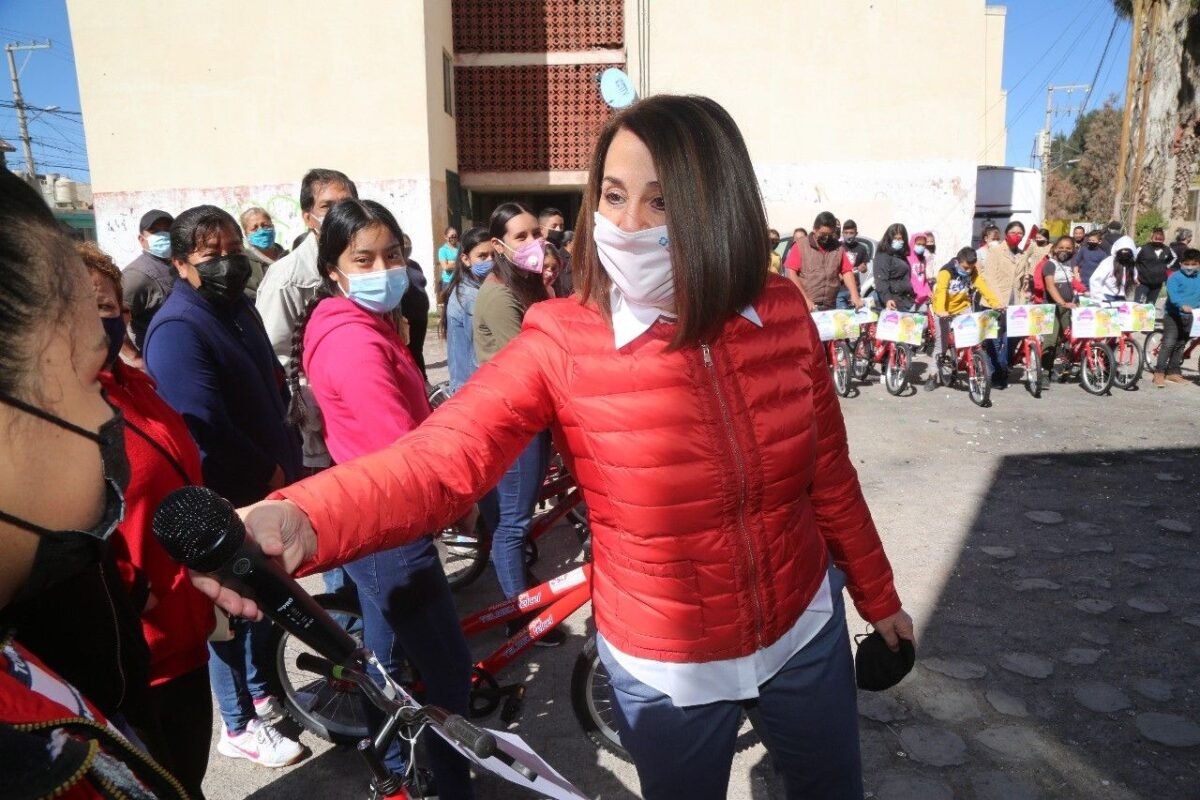 Dif Estatal continúa con la entrega de bicicletas a estudiantes 18 dif