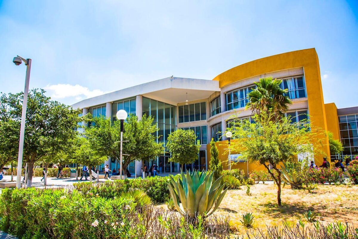 22Dr. Isaac Compean Martínez 01