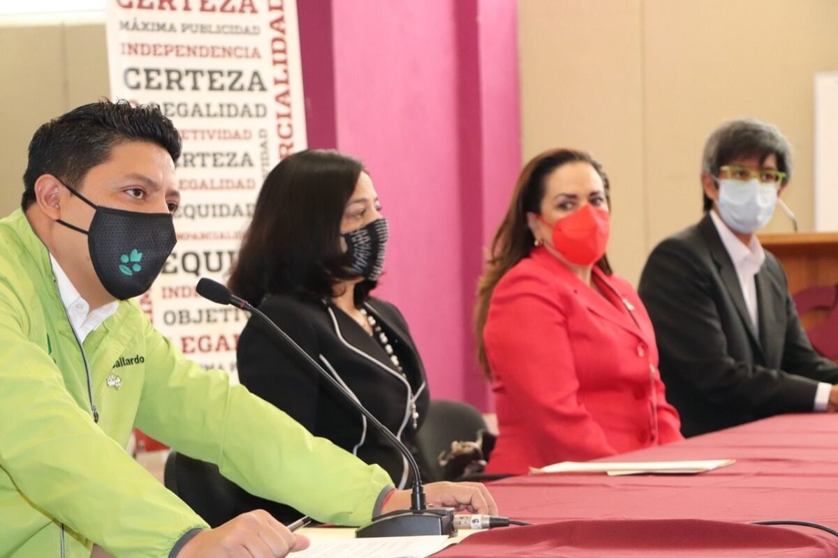 Ricardo Gallardo se registra , ante el CEEPAC. IMG-20210216-WA0160