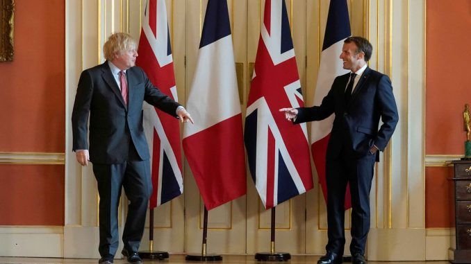 Francia acusó al Reino Unido de “chantaje” y pidió evitar una “guerra de las vacunas” 26francia-acuso-al-reino-unido-de-chantaje-y-pidio-evitar-una-guerra-de-las-vacunas-678x381