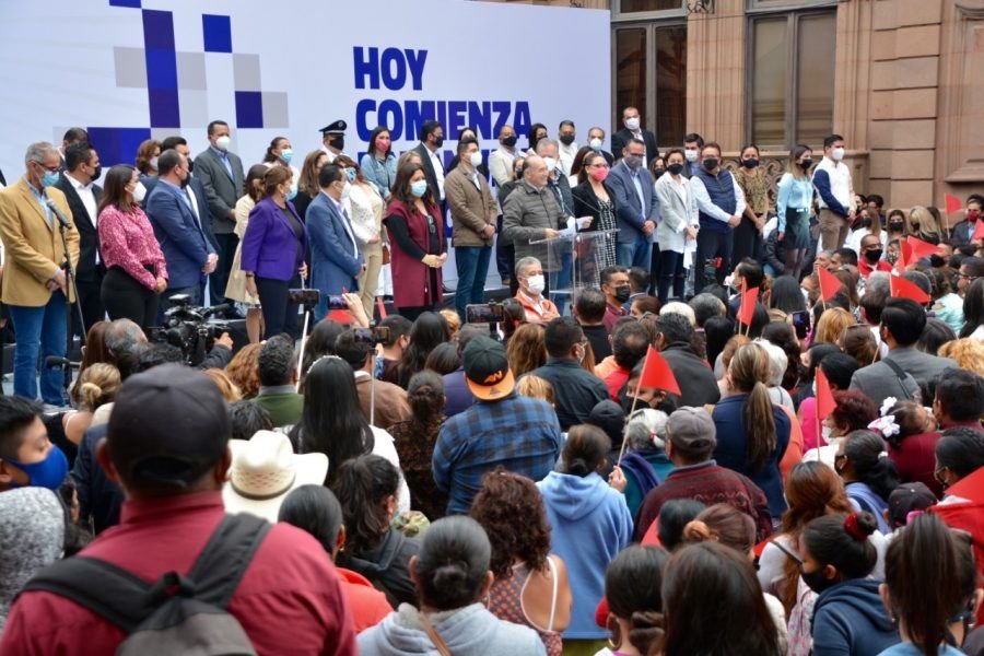 Enrique Galindo presenta a integrantes de su Gabinete ante los potosinos 3galindo