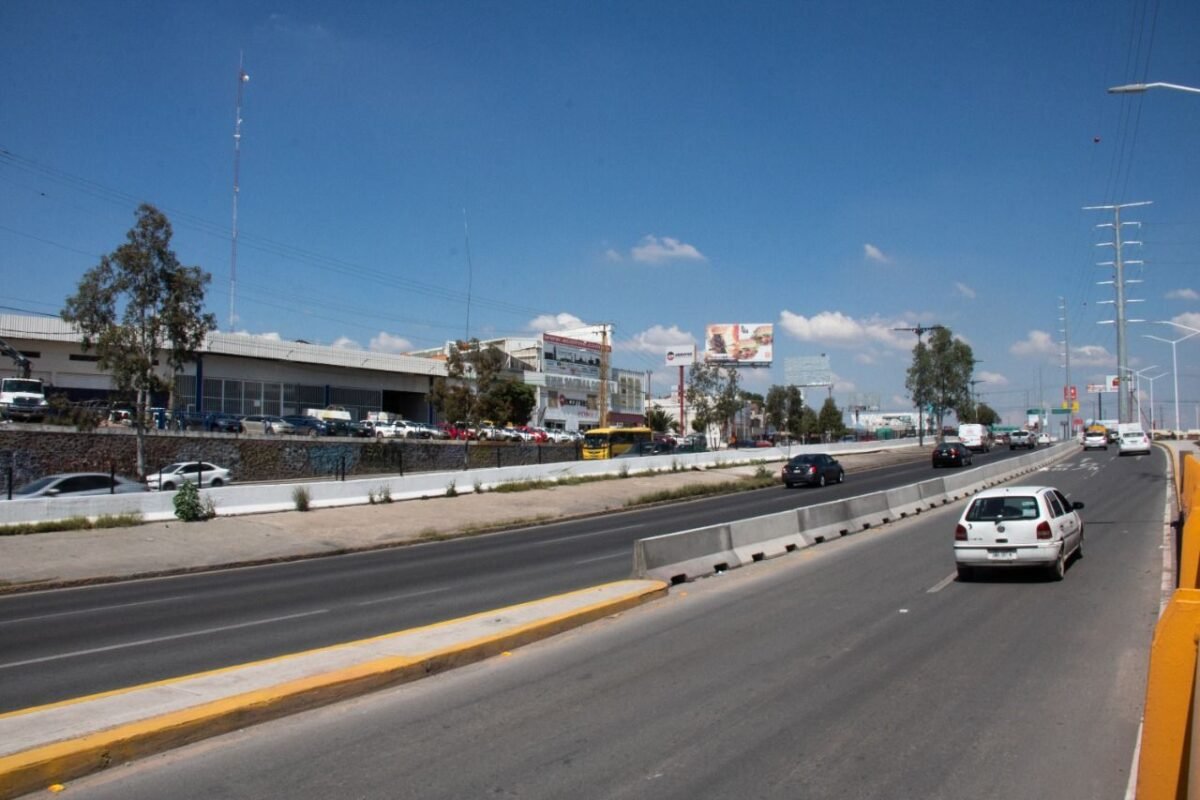 ¡Ya era hora! Retirarán barreras de concreto en Salvador Nava y Puente Pemex salvador nava