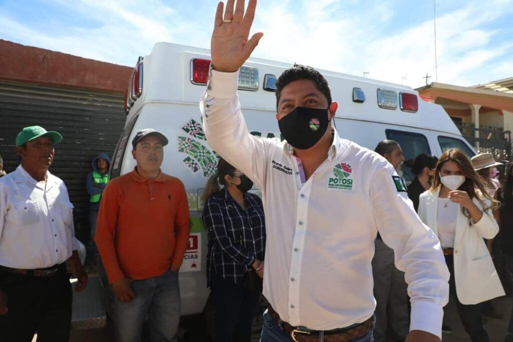 gallardo entrega ambulancia