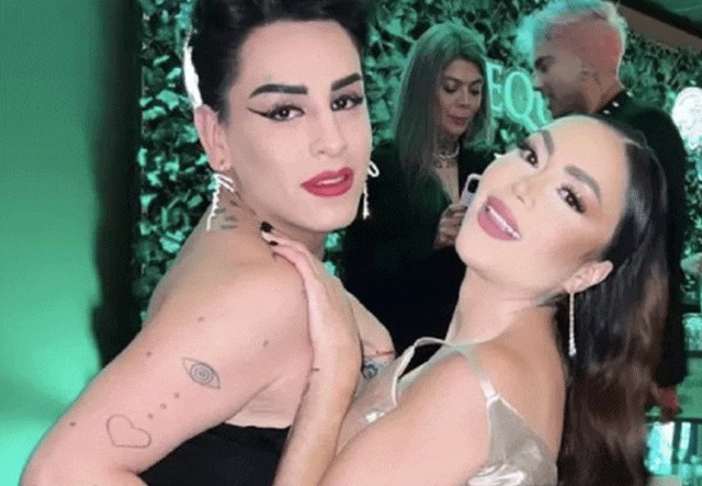 Polémico beso en la boca de Epa Colombia con el mexicano Kunno kuno