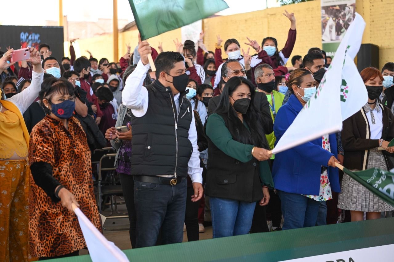 Gobernador inicia obras y entrega equipo a secundaria soledense WhatsApp Image 2022-03-11 at 2.20.16 PM