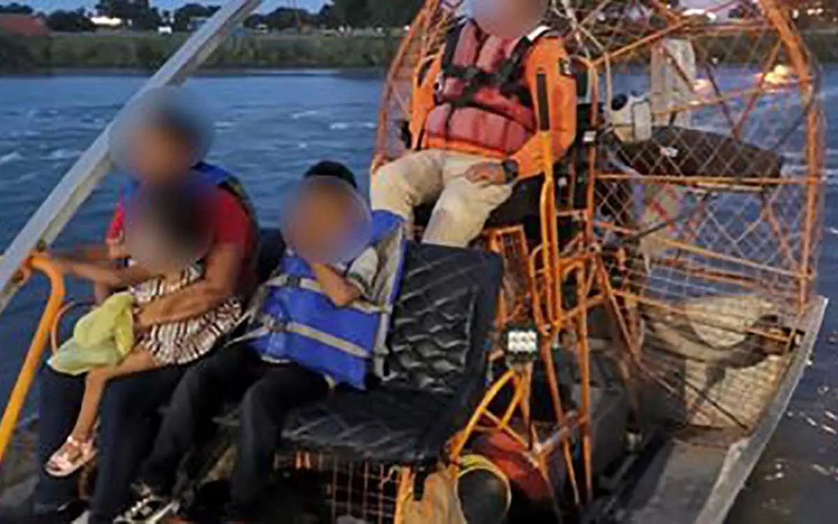 inm-migrantes-rescatan-rio-bravo