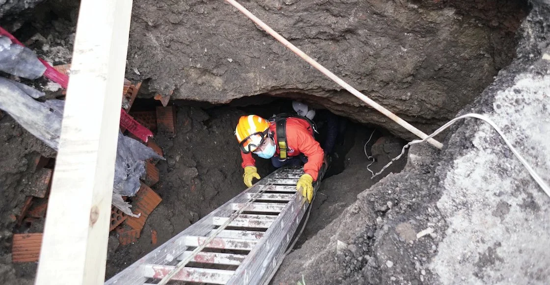 Vecinos reportaron un socavón, pero la alcaldía encontró una mina mina-socavon-tacubaya-cdmx