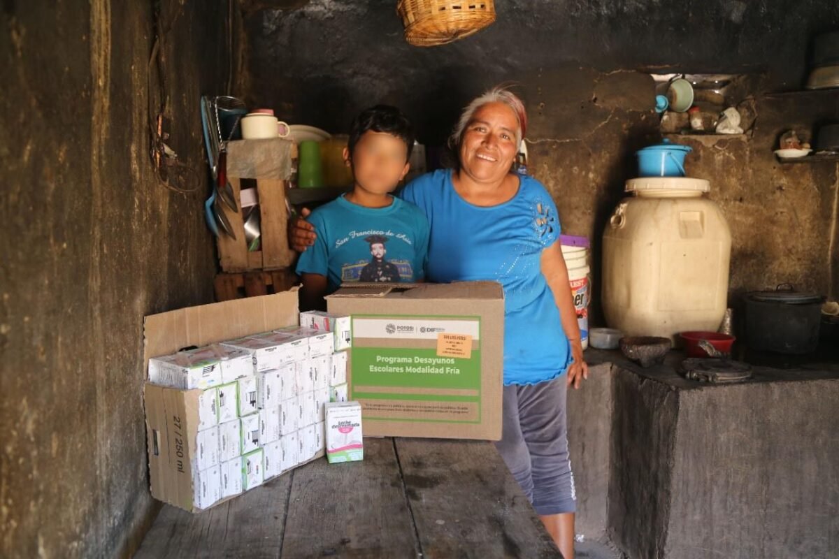 Asegura nuevo gobierno a través del DIF alimentación nutritiva y de calidad WhatsApp Image 2022-10-04 at 11.52.44 AM