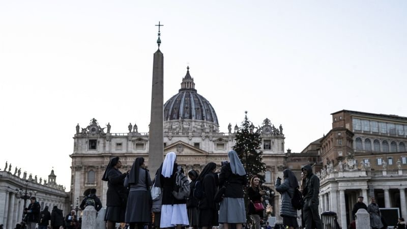 Aunque grave, Benedicto XVI está lúcido, dice el Vaticano f800x450-639062_690508_5050