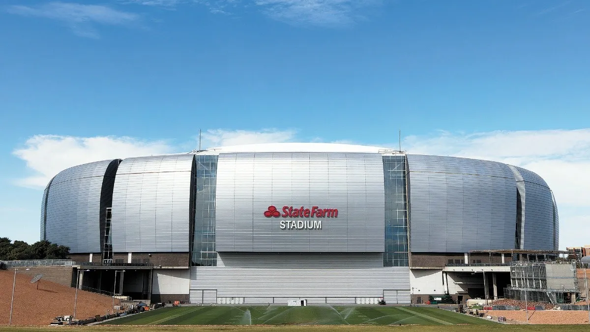 state_farm_stadium_shutterstock_2079290185.jpg_554688468