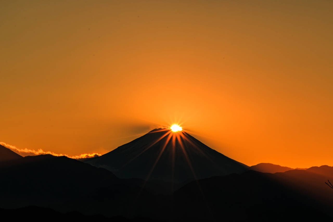 “Diamond Fuji” seen from the top of Mt. Takao