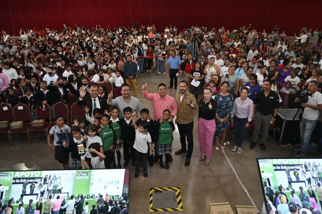 Ricardo Gallardo inicia entrega de apoyos escolares para educación básica WhatsApp Image 2023-07-17 at 3.29.23 PM