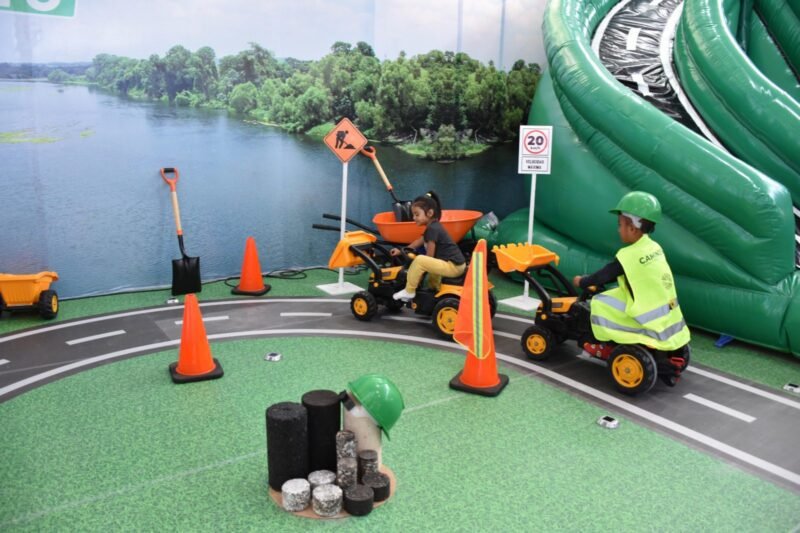 Junta Estatal de Caminos instala módulo interactivo en la FENAPO CAMINOS-1