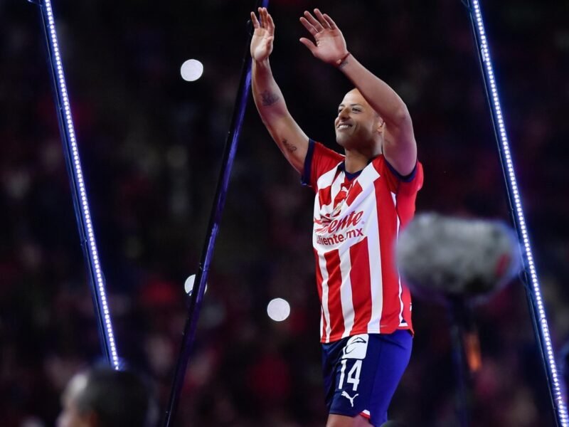 'Chicharito' se conmueve hasta las lágrimas en su presentación con Chivas 3066998