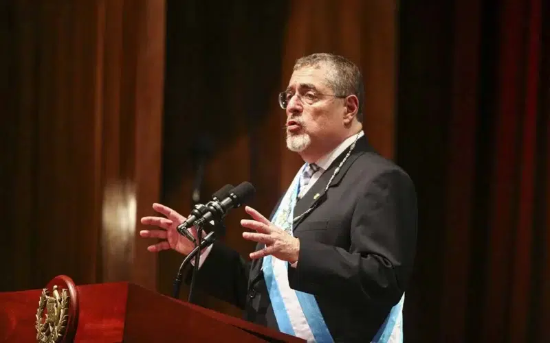 'Nunca más el autoritarismo': Bernardo Arévalo jura como presidente de Guatemala bernardo-arevalo-presidente-guatemala-2-15012024