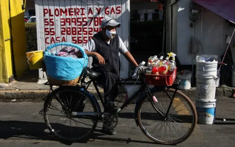 inegi-economia-empleo-desempleo-informalidad-25012024