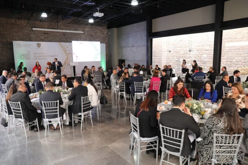 Gobierno reconoce labor de juzgados y juzgadores potosinos c5b7444c-0ba2-474d-97a2-9d97d04a3917