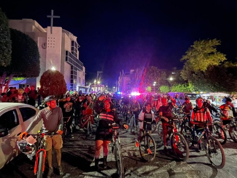 Más de 600 participantes se dieron cita en la rodada nocturna a cargo del Ayuntamiento de SLP, como parte del Festival San Luis en Primavera cc1567ca-1477-4691-adad-3db4e20ceec4