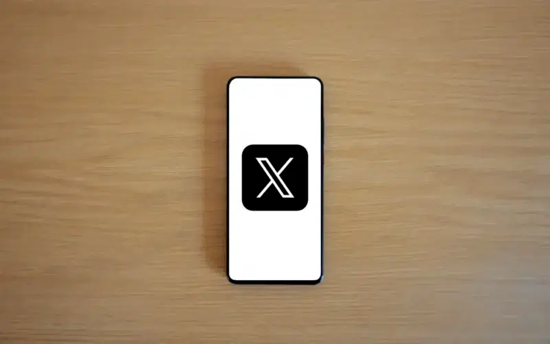 twitter-elonk-musk-chatbot-inteligencia-artificial-tecnologia-29032024