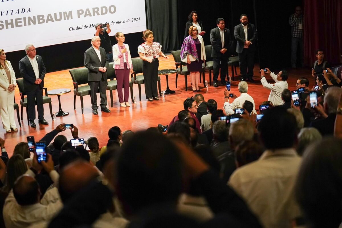 SEGUIREMOS LUCHANDO PARA QUE LAS Y LOS TRABAJADORES DEL ESTADO SIEMPRE SEAN EL ORGULLO DE NUESTRO PAÍS: CLAUDIA SHEINBAUM