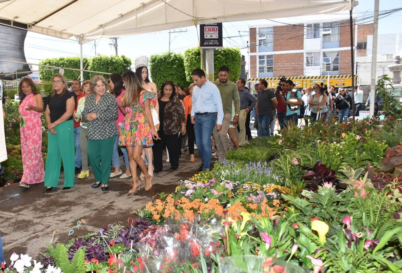 Alcaldesa Soledense inaugura Festival de las Flores 2024, en la Plaza Principal festival de las flores