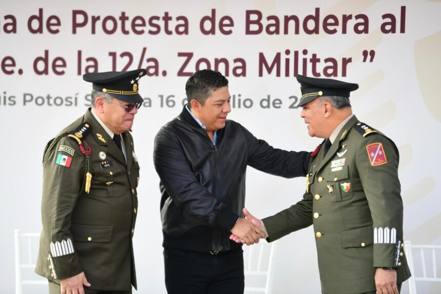Ricardo Gallardo reconoce la destacada trayectoria de nuevo mando Militar en SLP nuevos mandos militares slp