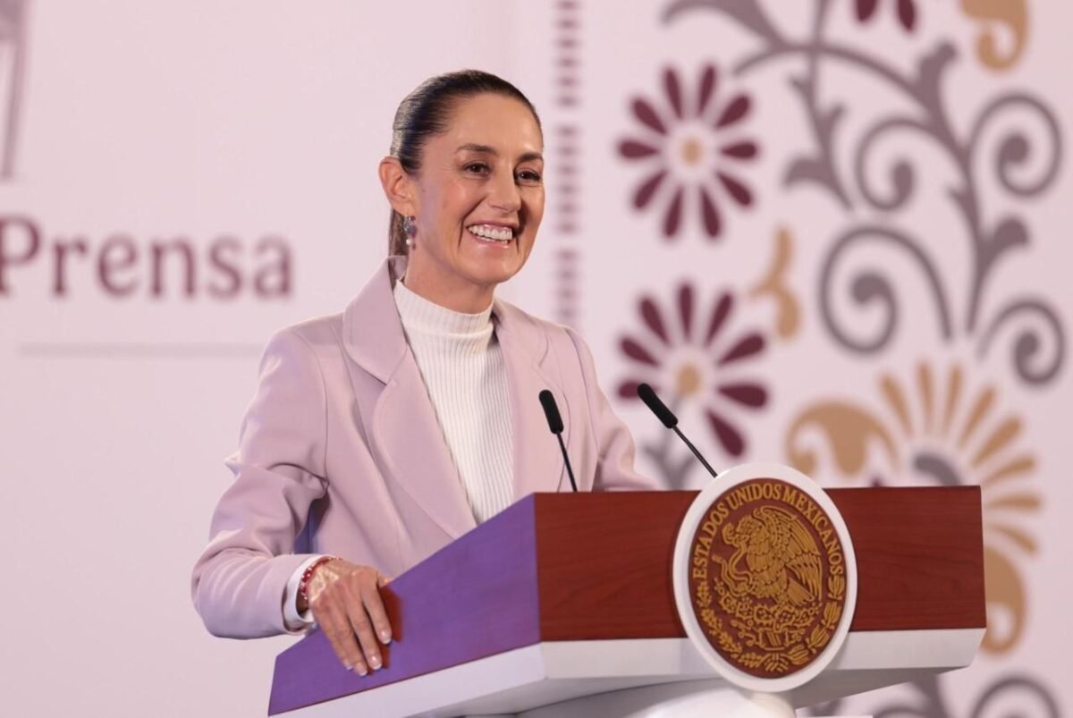 Sheinbaum anuncia la nueva beca universal "Rita Cetina Gutiérrez" para estudiantes de educación básica claudia sh beca cetina