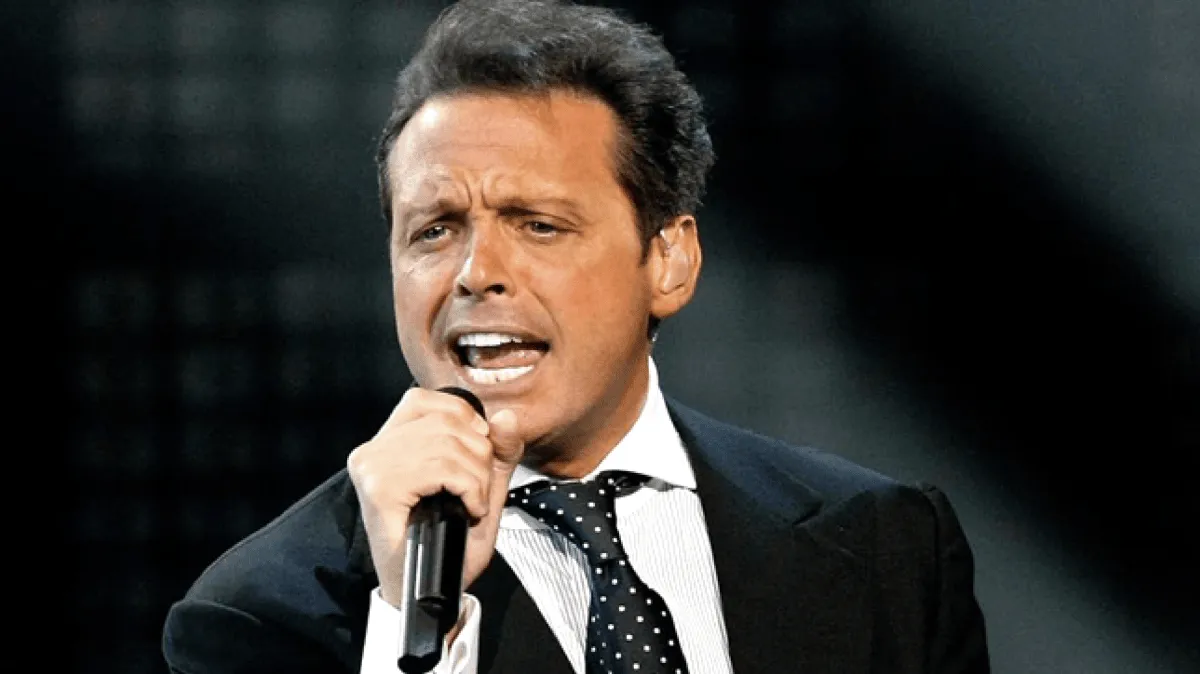 Luis Miguel tiene neumonía, su salud es delicada y posponen conciertos