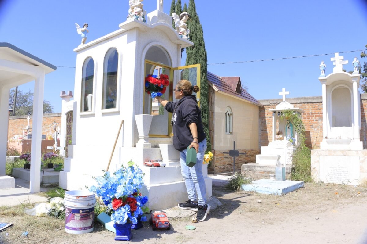 Pozos implementa operativo en Cementerio por Día de Muertos pozos